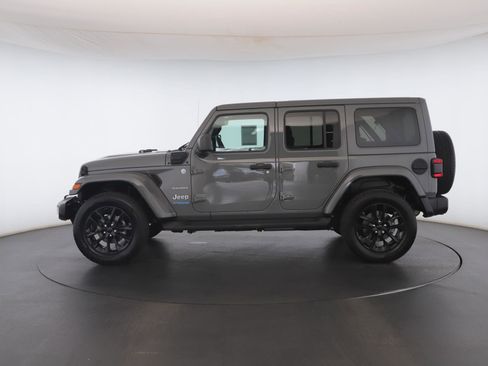 Used 2021 Jeep Wrangler Unlimited Sahara w/ Cold Weather Group AWD/4WD image 21