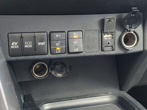 Used 2017 Toyota RAV4 Limited w/ Advanced Technology Package image 26