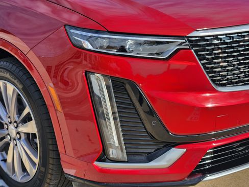 Used 2023 Cadillac XT6 Premium Luxury image 6