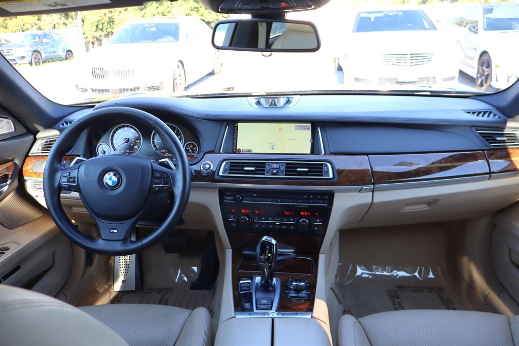 Used 2013 BMW 750Li RWD image 11