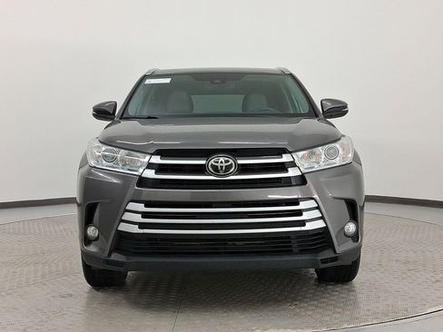Used 2019 Toyota Highlander XLE image 6