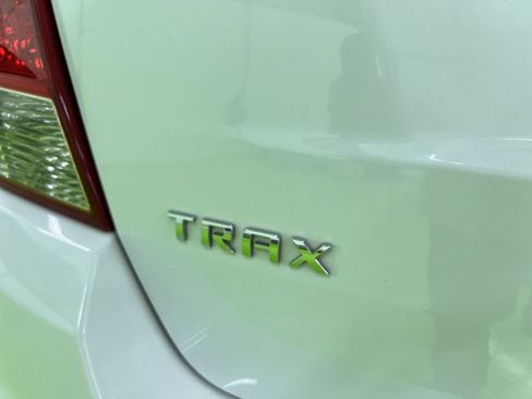 Used 2021 Chevrolet Trax LS w/ Tint and Cruise Package FWD image 12