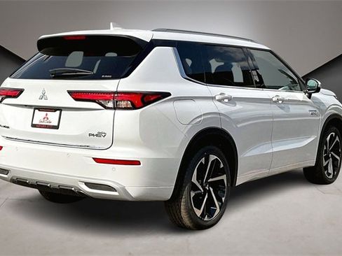New 2025 Mitsubishi Outlander SEL image 6