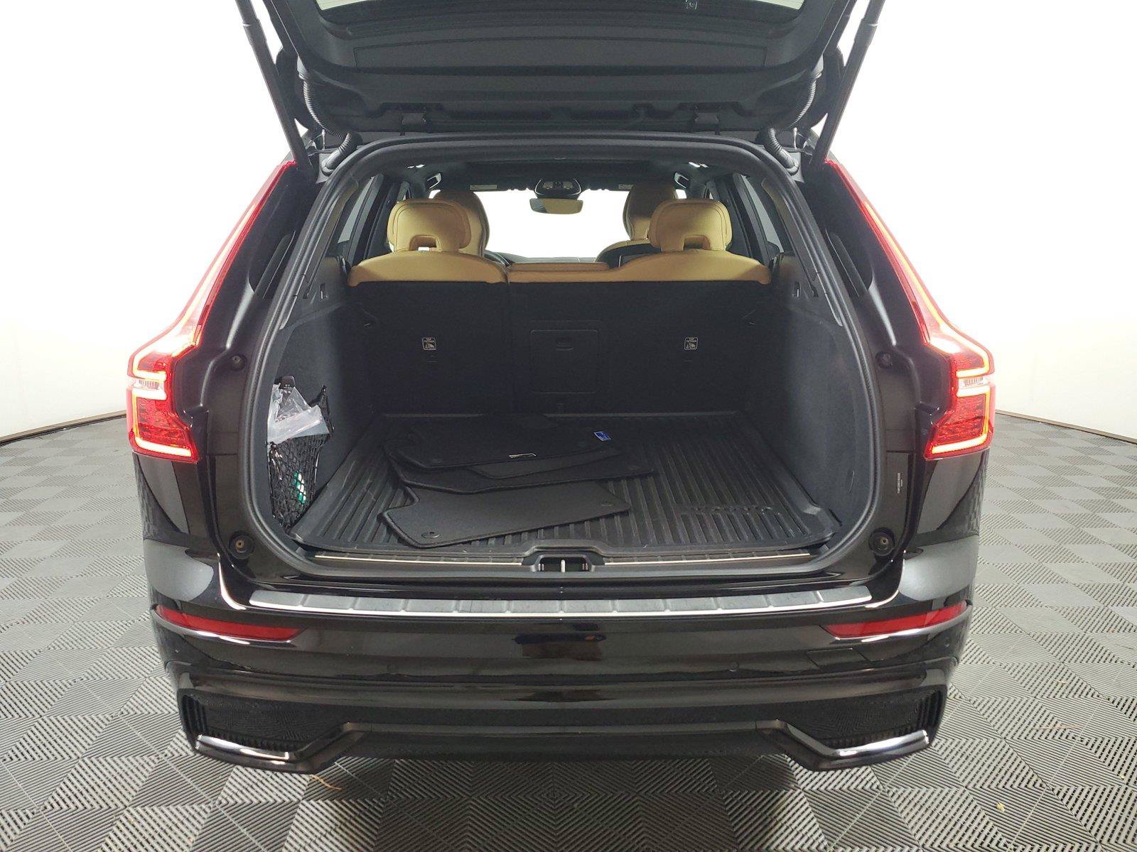 Used 2025 Volvo XC60 B5 Ultra w/ Protection Package Premier AWD/4WD image 9