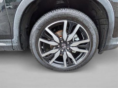 Used 2019 Honda Pilot Touring image 25