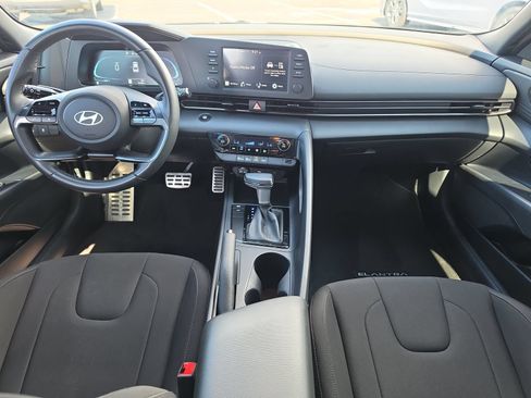 Used 2025 Hyundai Elantra Sport FWD image 9