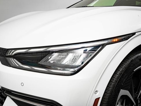 Used 2023 Kia EV6 GT-Line image 16