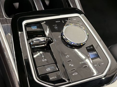 New 2026 BMW i7 xDrive60 AWD/4WD image 18