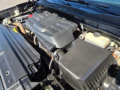Used 2021 Nissan Titan SV w/ SV Convenience Package AWD/4WD image 21