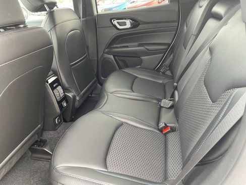 New 2026 Jeep Compass Latitude image 11