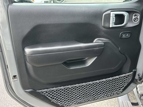 Used 2018 Jeep Wrangler Sport AWD/4WD image 14