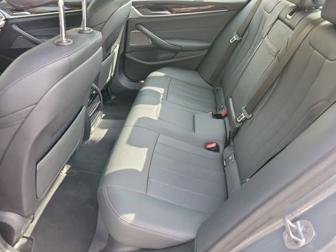 Used 2023 BMW 530e image 6