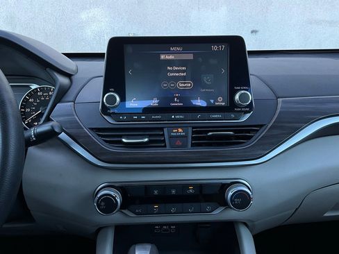 Used 2025 Nissan Altima 2.5 SV image 26