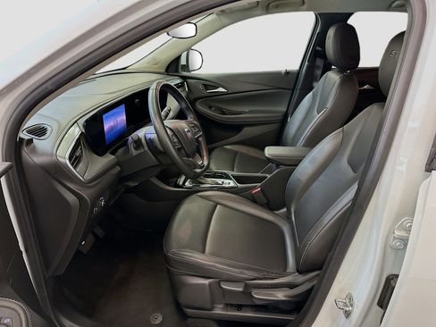 Used 2024 Buick Encore GX Sport Touring image 13