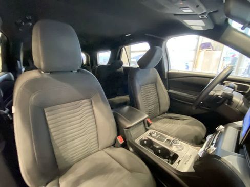 Used 2020 Ford Explorer XLT w/ Comfort Package image 27