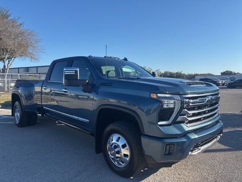Used 2024 Chevrolet Silverado 3500 High Country w/ High Country Premium Package image 16