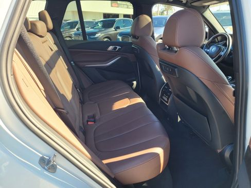 Used 2022 BMW X5 sDrive40i w/ Premium Package image 16