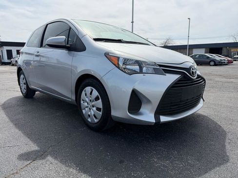 Used 2015 Toyota Yaris L image 3