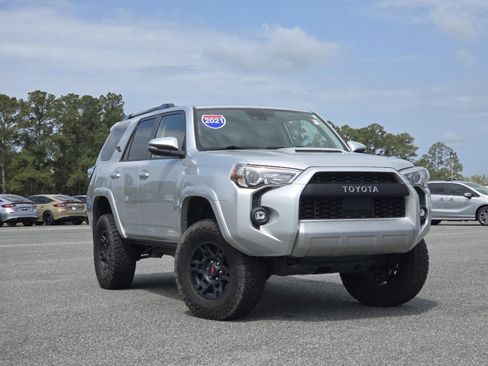 Used 2021 Toyota 4Runner TRD Off-Road Premium w/ Moonroof Package image 2