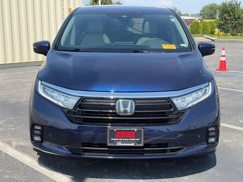 Used 2023 Honda Odyssey Elite image 2