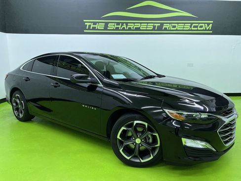 Used 2022 Chevrolet Malibu LT FWD image 1