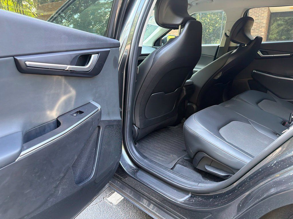 Used 2024 Kia EV6 Light AWD/4WD image 16