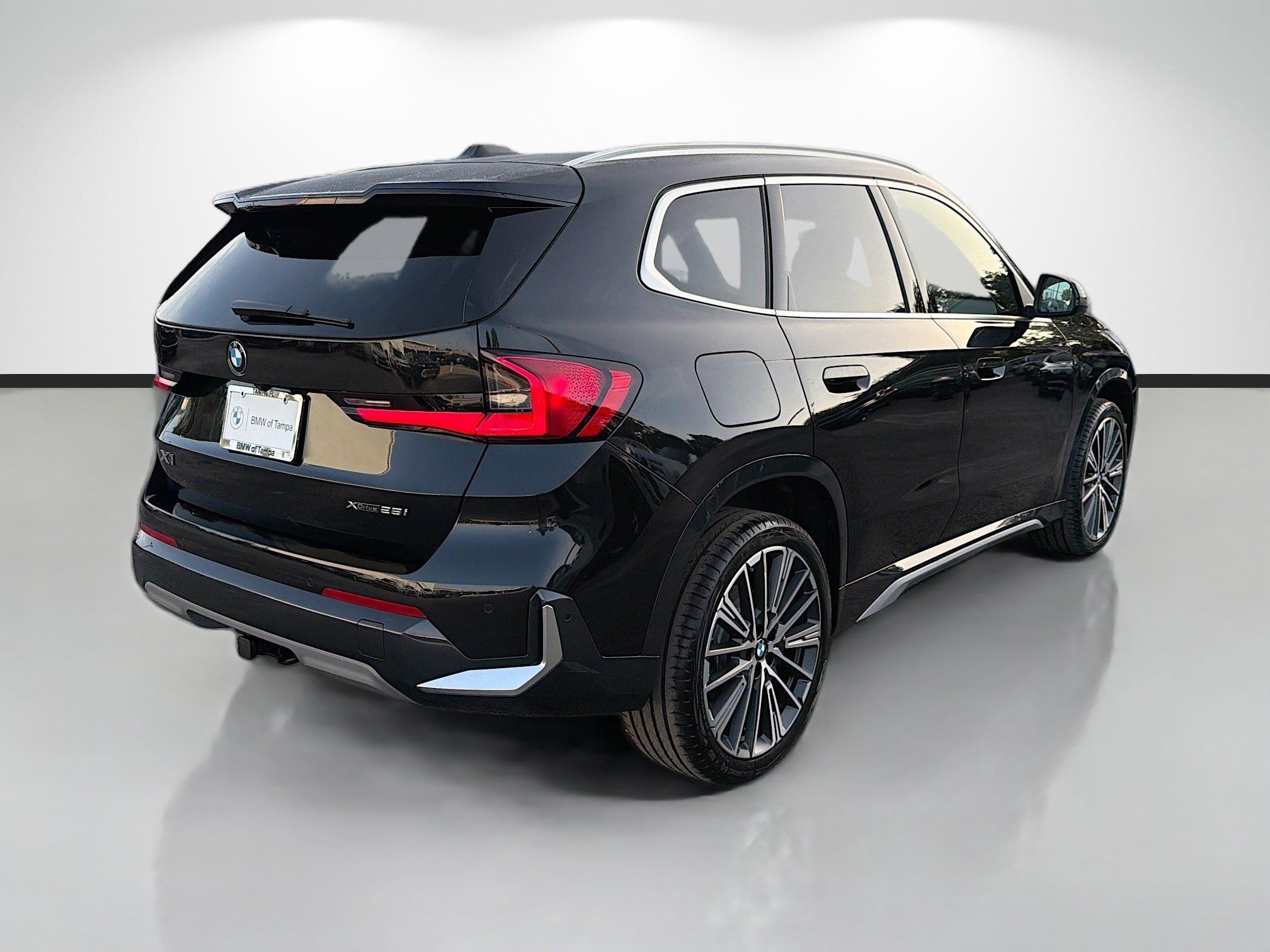 New 2026 BMW X1 xDrive28i w/ Technology Package AWD/4WD image 3