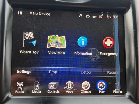 Used 2015 Chrysler 300 Limited image 43