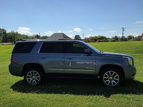 Used 2020 GMC Yukon Denali w/ Open Road Package AWD/4WD image 3