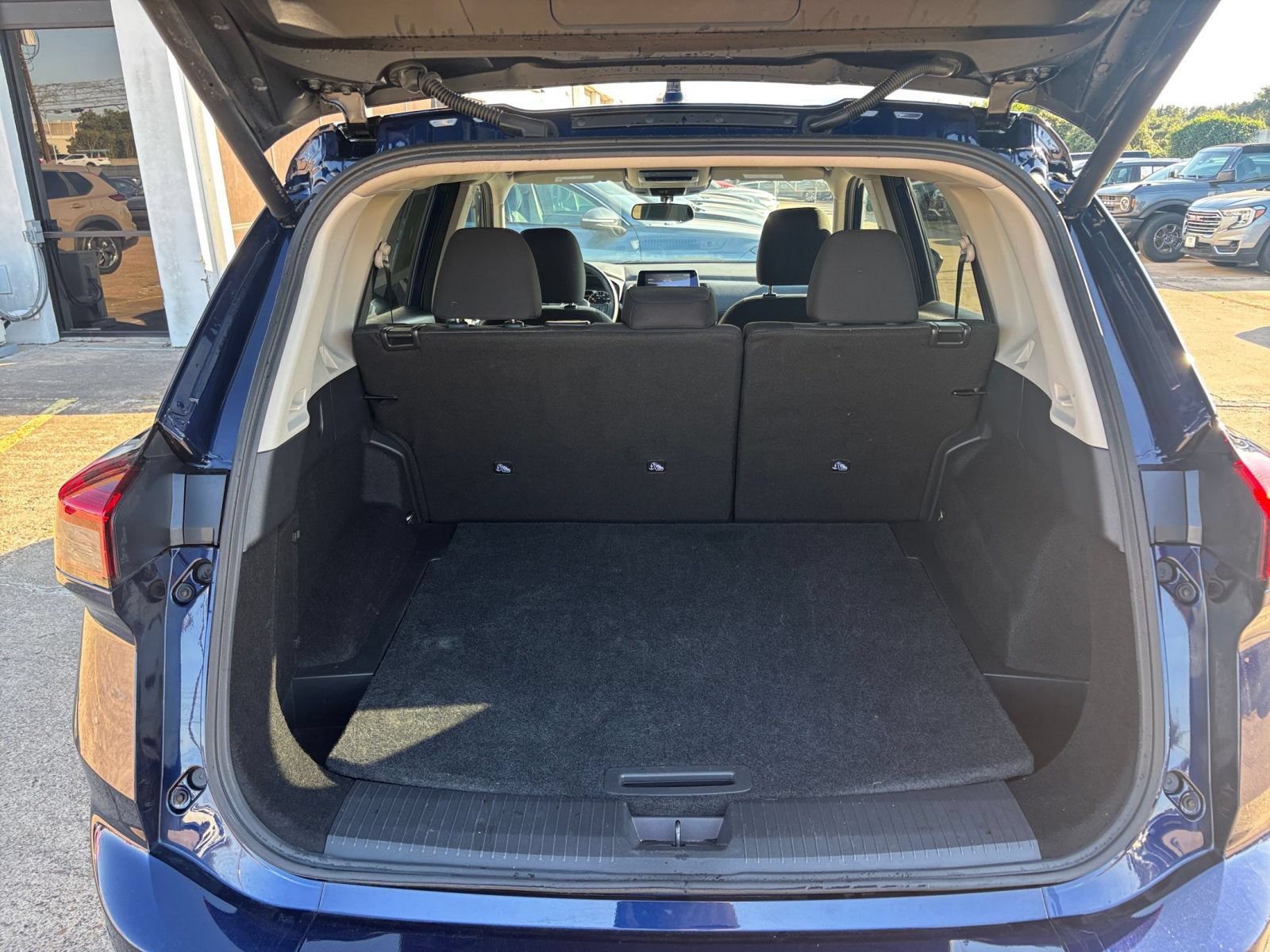 Used 2026 Nissan Rogue SV AWD/4WD image 32