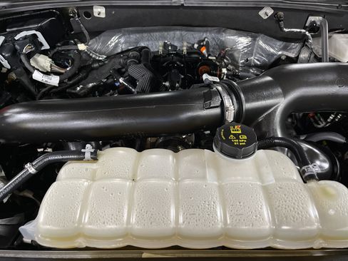 Used 2025 Ford Expedition Active image 18