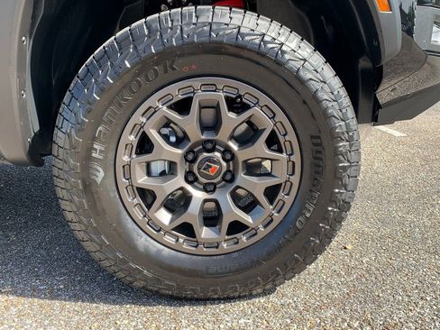 New 2026 Nissan Frontier PRO-4X w/ Pro-4x Convenience Package image 6