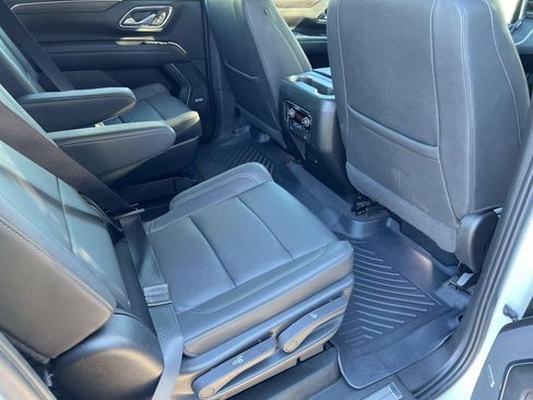 Certified 2023 Chevrolet Suburban LT w/ LT Signature Plus Package image 30