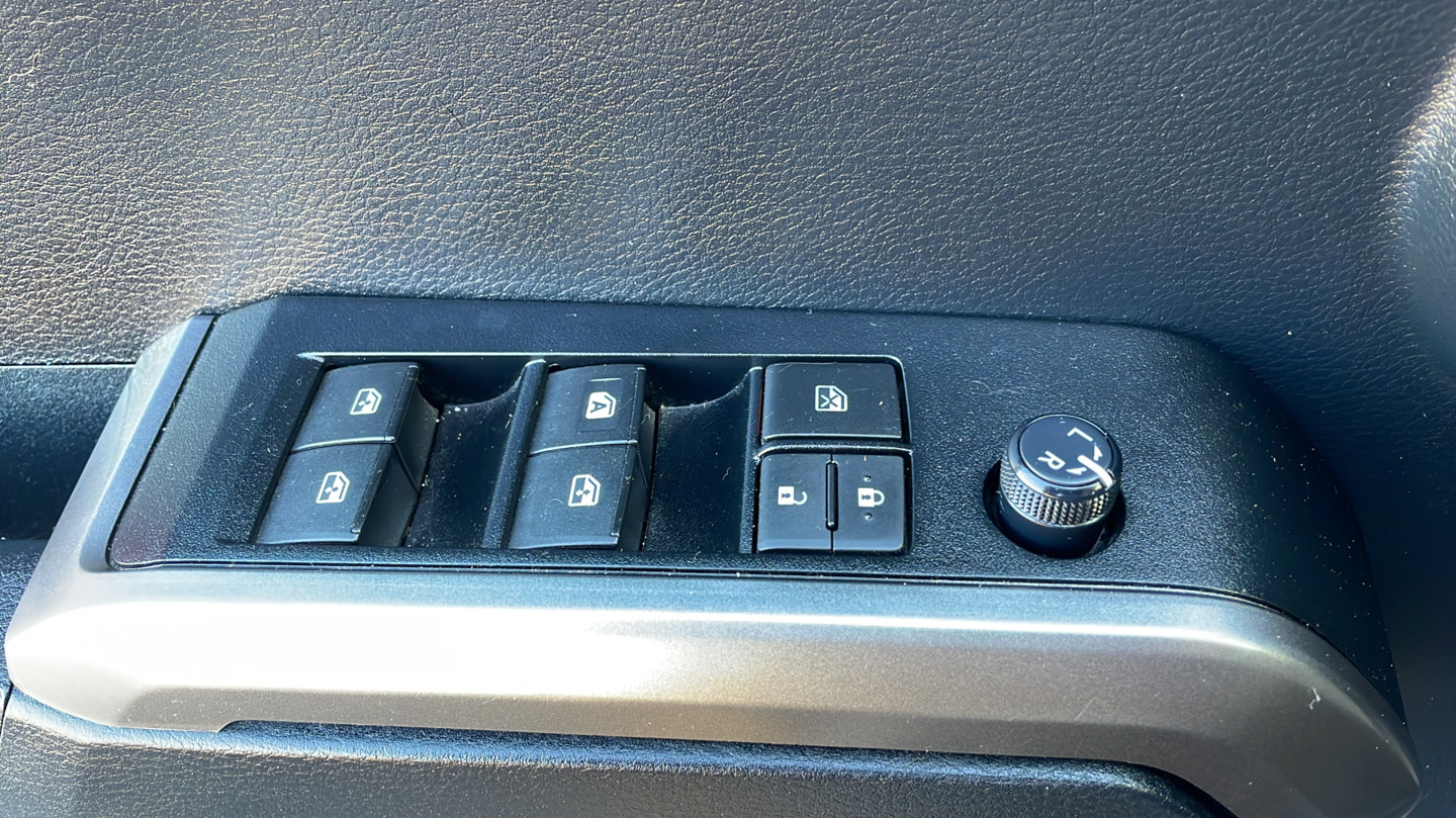 Certified 2019 Toyota Tacoma SR5 AWD/4WD image 16