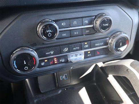 Certified 2022 Ford Bronco Outer Banks w/ Sasquatch Package image 20