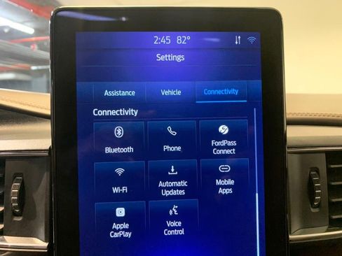 Used 2021 Ford Explorer King Ranch w/ Premium Technology Package image 20