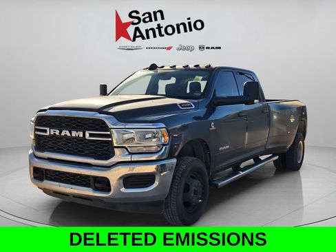 Used 2020 RAM 3500 Tradesman image 3
