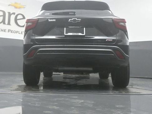 Used 2023 Chevrolet Traverse LS w/ Midnight/Sport Edition FWD image 39