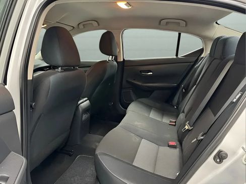 Used 2022 Nissan Sentra SV FWD image 11