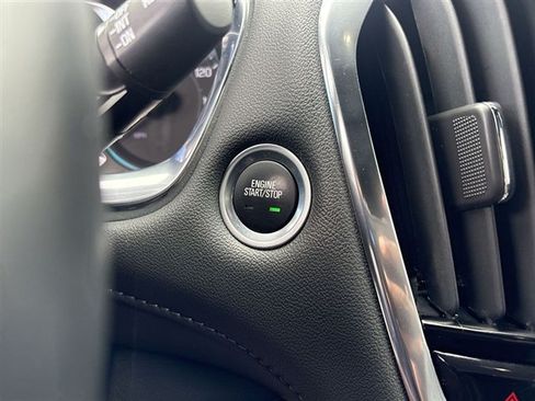 Certified 2023 Chevrolet Traverse LT FWD image 16