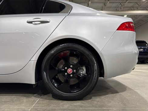 Used 2017 Jaguar XE Premium image 20