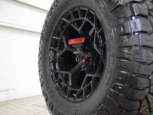 Used 2024 Jeep Wrangler Rubicon w/ Safety Group image 20