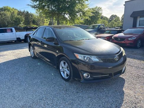 Used 2013 Toyota Camry SE image 5