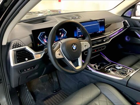 Certified 2024 BMW X7 xDrive40i image 17