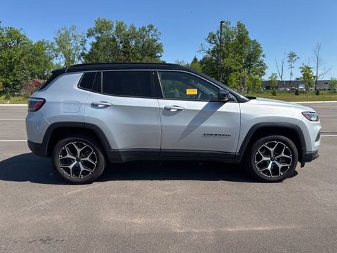 Used 2025 Jeep Compass Limited AWD/4WD image 6