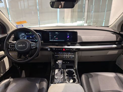 Used 2024 Kia Carnival SX Prestige FWD image 14