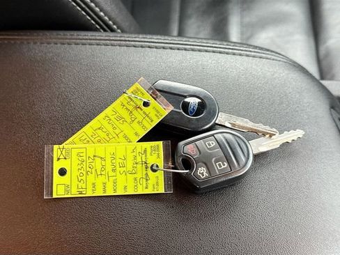 Used 2012 Ford Taurus SEL image 33