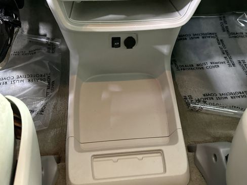 Used 2013 Toyota Sienna L w/ Towing Pkg image 26