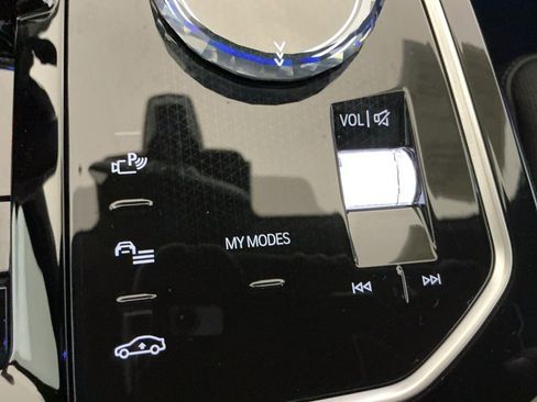 Certified 2024 BMW i7 xDrive60 w/ Executive Package image 14