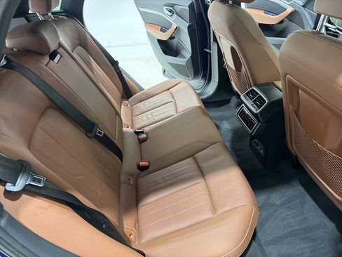 Used 2022 Audi e-tron Premium w/ Convenience Plus Package image 32
